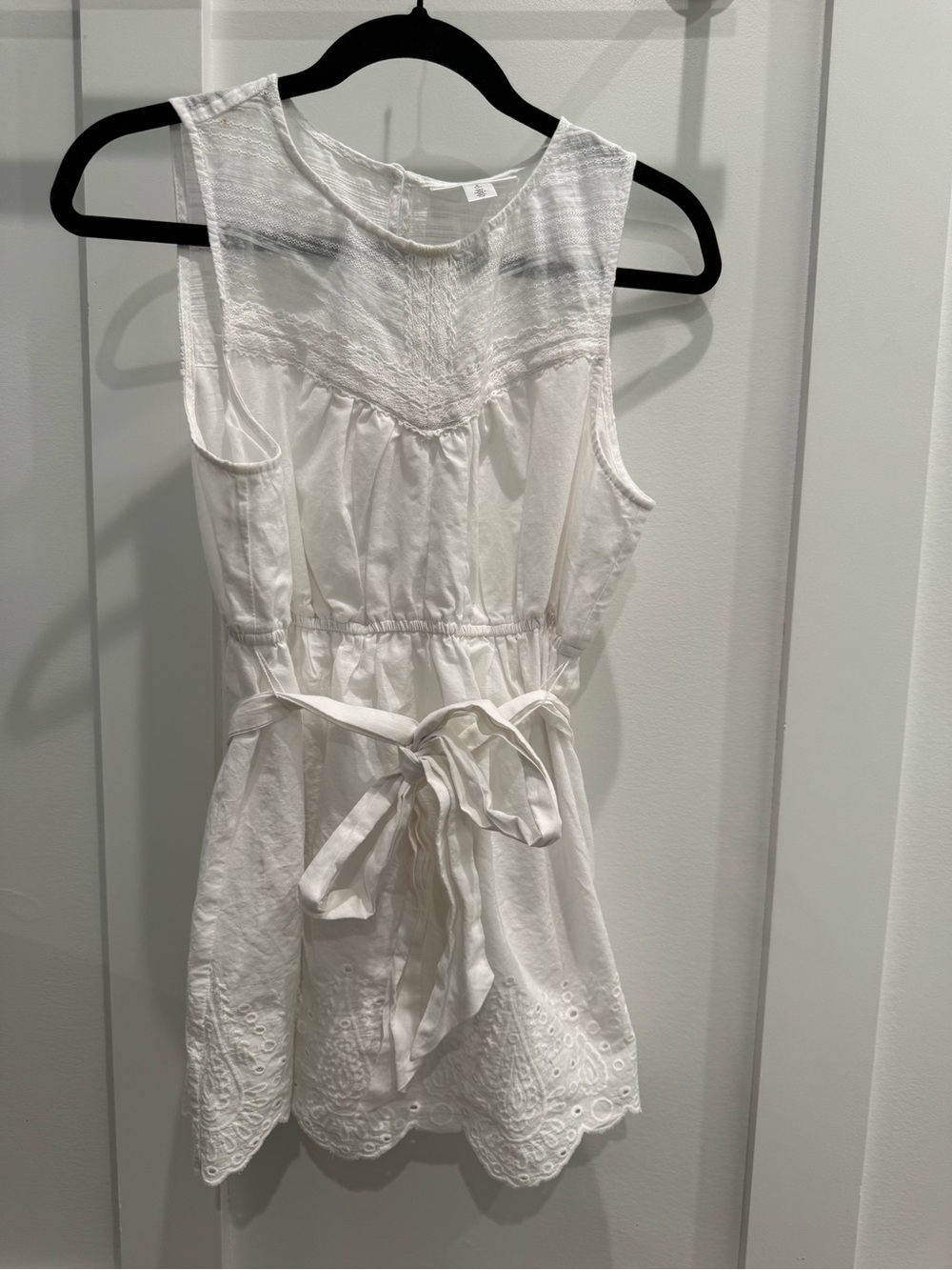 Motherhood Maternity White Textured Sleeveless Top Size Small